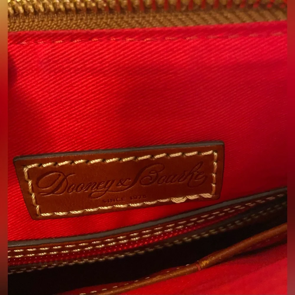 Dooney & Bourke Beige shoulder Bag Mint‎